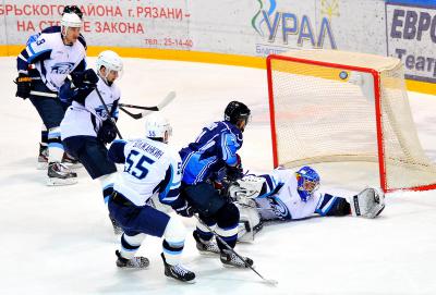 ХК «Рязань» дома проиграл воронежскому «Бурану»